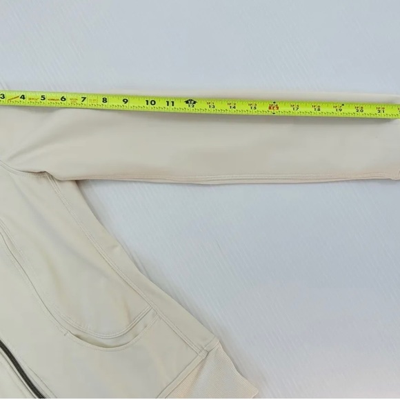 Lululemon au a Hoodie Ivory Softshell size 4 - Picture 8 of 11